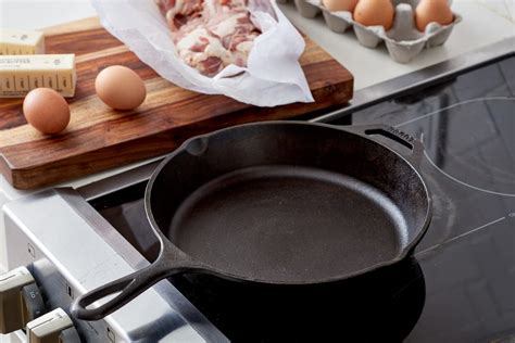 Can You Use Cast Iron Pan on Glass Top Stove? Exploring the Myths and Realities of Cooking with Cast Iron